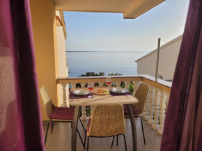 Cozy seaside family apartment Iris in Mandre